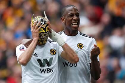 Para la prensa inglesa, Raúl está por encima de los delanteros Firmino y Vardy (Foto: Reuters)