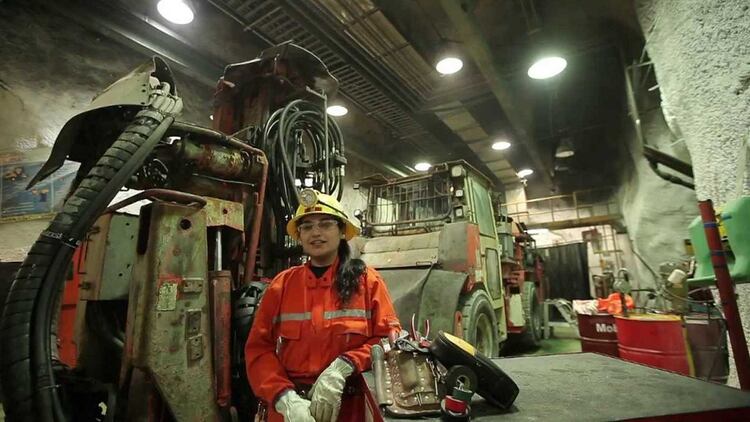 La industria de la minería es uno de los sectores en los que las mujeres avanzan para desterrar la discriminación de género. Foto: Fernando Calzada.