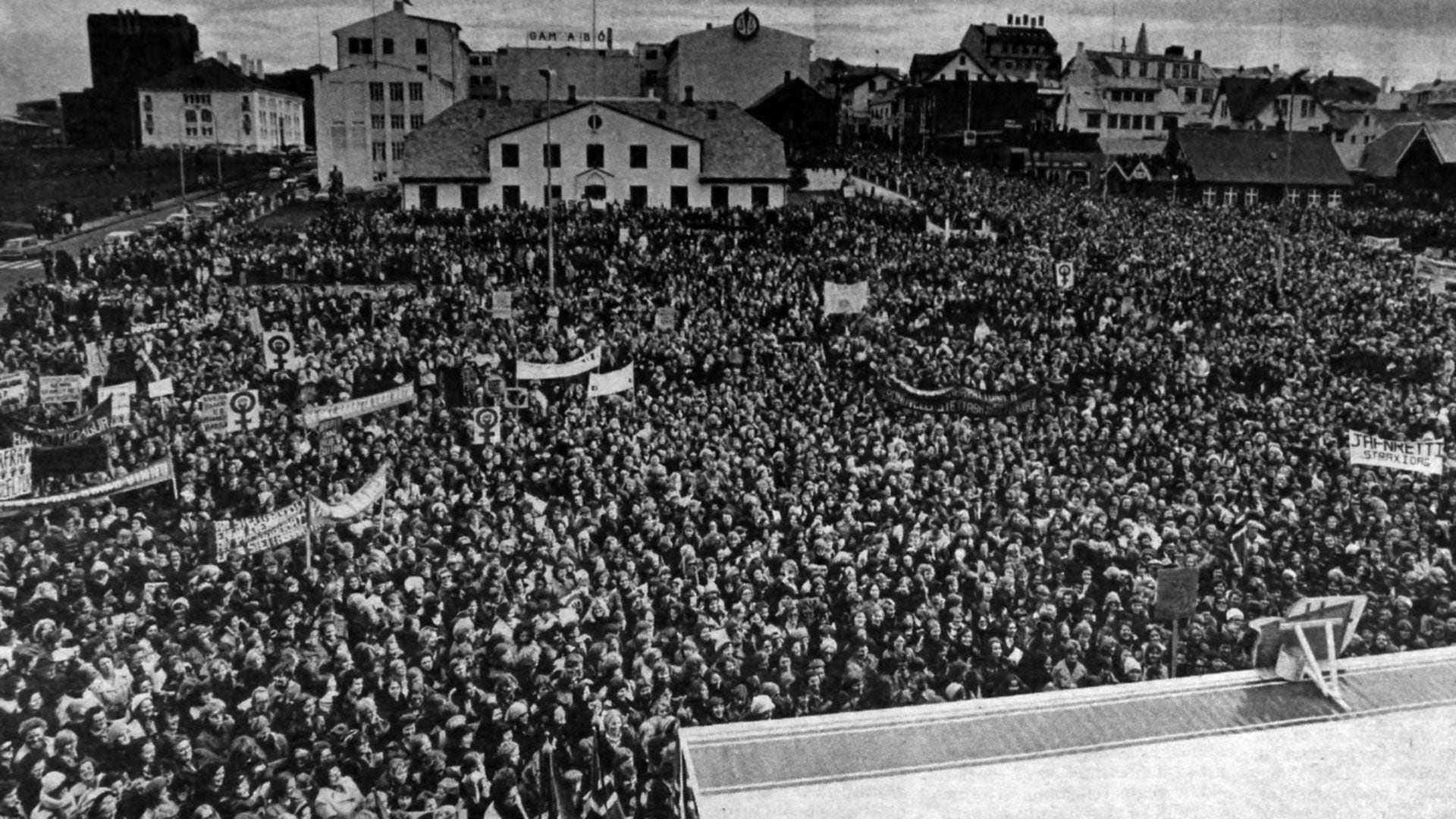 Hace 48 años tuvo lugar otra gran manifestación en Reikiavik, conocida como la "Huelga Nacional de Mujeres" 