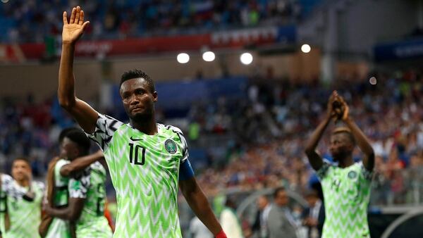 Mikel luce la cinta de capitán en Nigeria (AP)