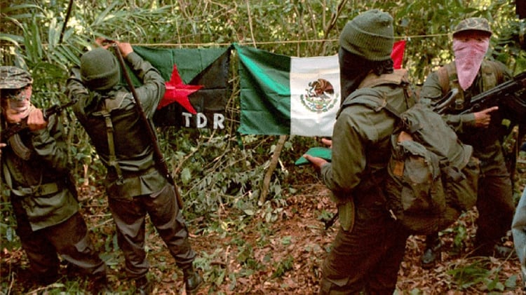 EL EPR durante una de sus apariciones pÃºblicas en Guerrero. (Foto: Cuartoscuro)