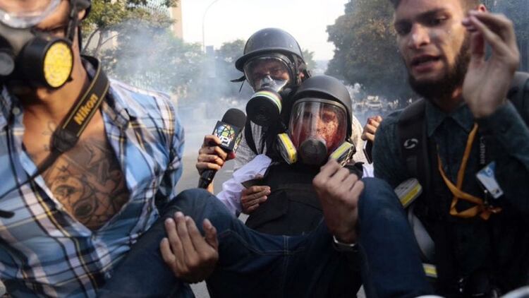 Un periodista herido en una de las manifestaciones contra el rÃ©gimen de Maduro