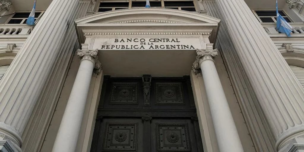 Pronostican que el Banco Central podría alcanzar USD 10.000 millones de reservas netas positivas después de la cosecha