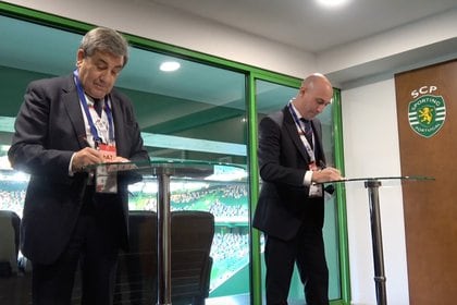 Luis Rubiales y Fernando Gomes ratificaron la candidatura de la sede conjunta de España y Portugal para el Mundial 2030