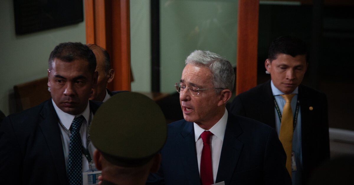 Colombia.- The president of Colombia rules out nationalizing EPM’s debt as proposed by Álvaro Uribe