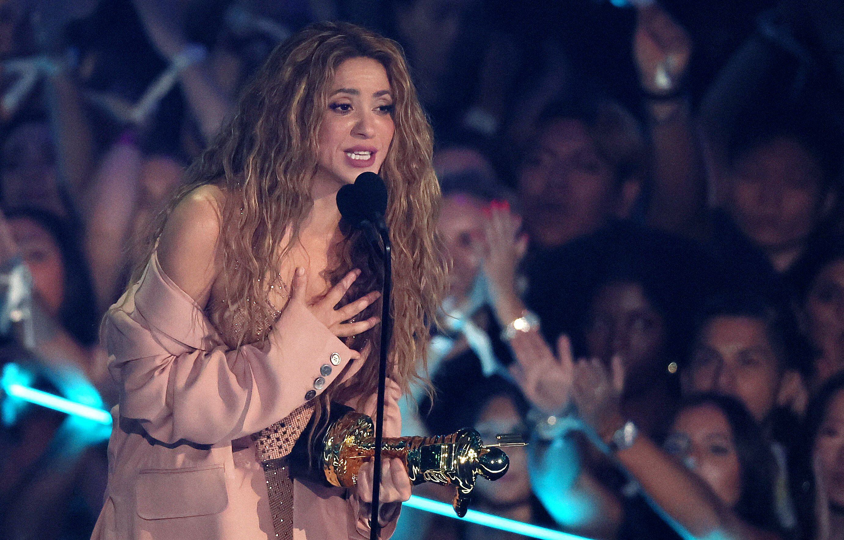 Shakira se llevó el premio más prestigioso de la noche, el “Video Vanguard”, que reconoce las innovaciones en las grabaciones audiovisuales de la industria.