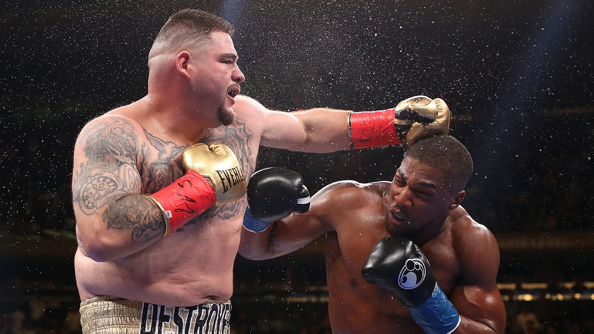 Ruiz Jr. saltó a la fama tras vencer a Joshua, entonces campeón defensor (Foto: AFP)