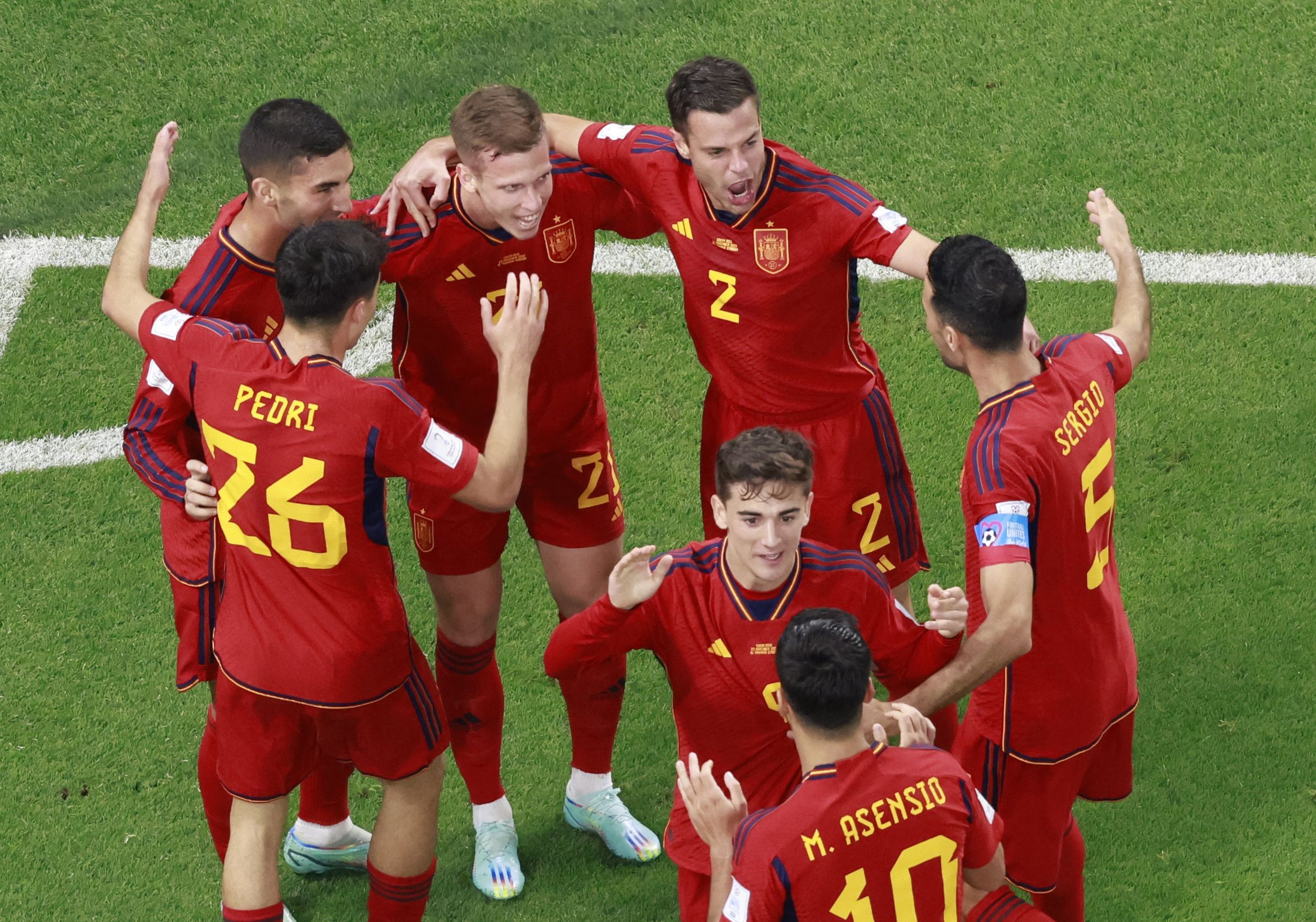Partido al descanso con España adelante en el marcador por 3-0 sobre Costa Rica. REUTERS/Peter Cziborra