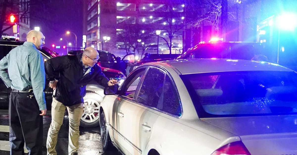 Un’auto si è schiantata contro la scorta di sicurezza del presidente Joe Biden nel Delaware