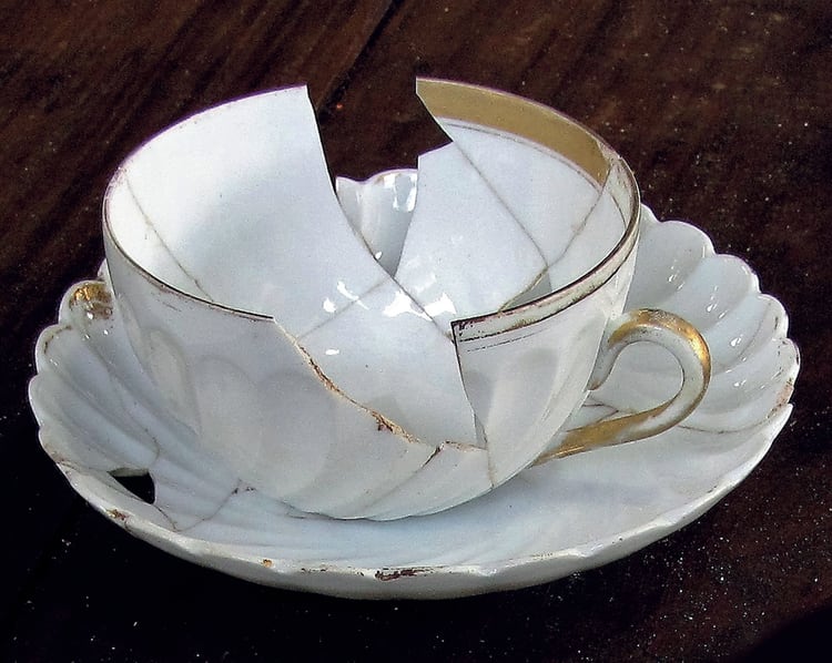 Los restos de vajilla de porcelana de Silesia marca Ohme, de alto precio
