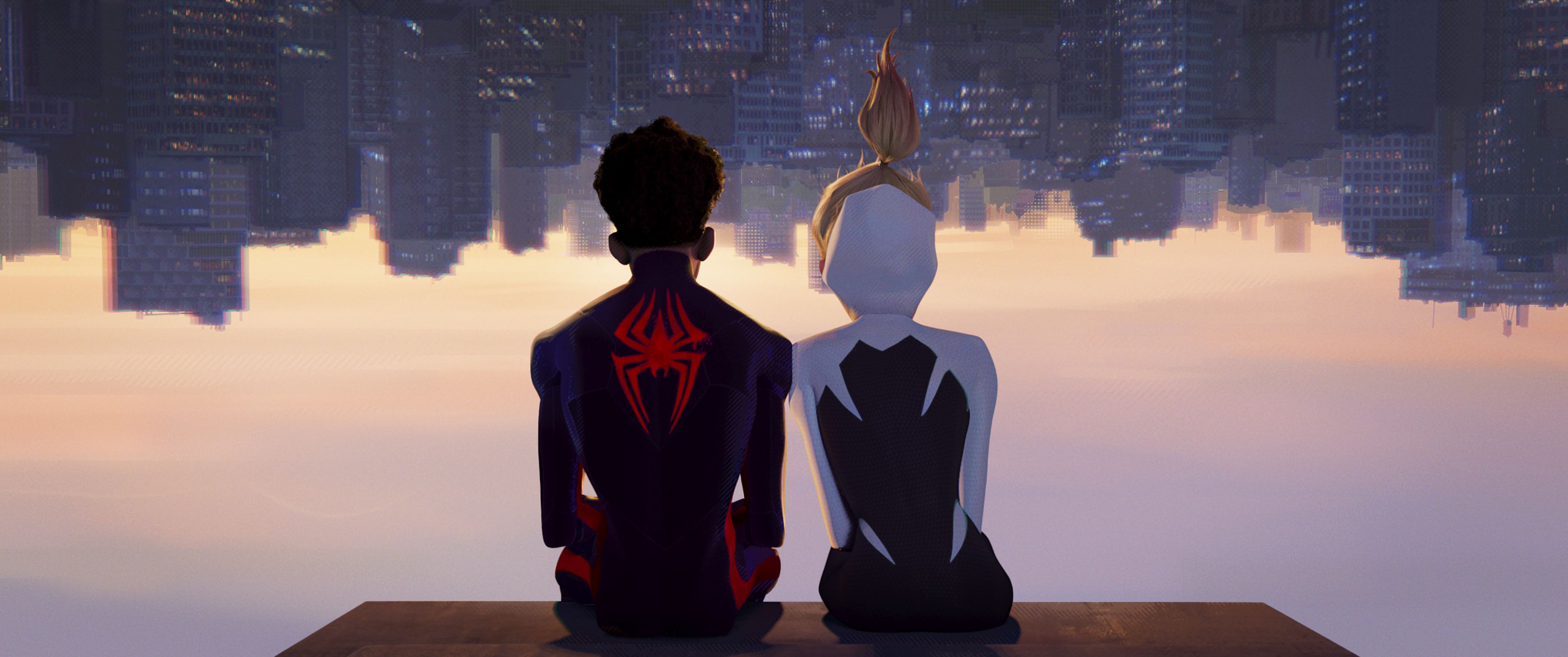 Miles Morales como Spider-Man, con la voz de Shameik Moore, y Spider-Gwen, con la voz de Hailee Steinfeld, en una escena de la película "Spider-Man: Across the Spider-Verse". (Sony Pictures Animation)