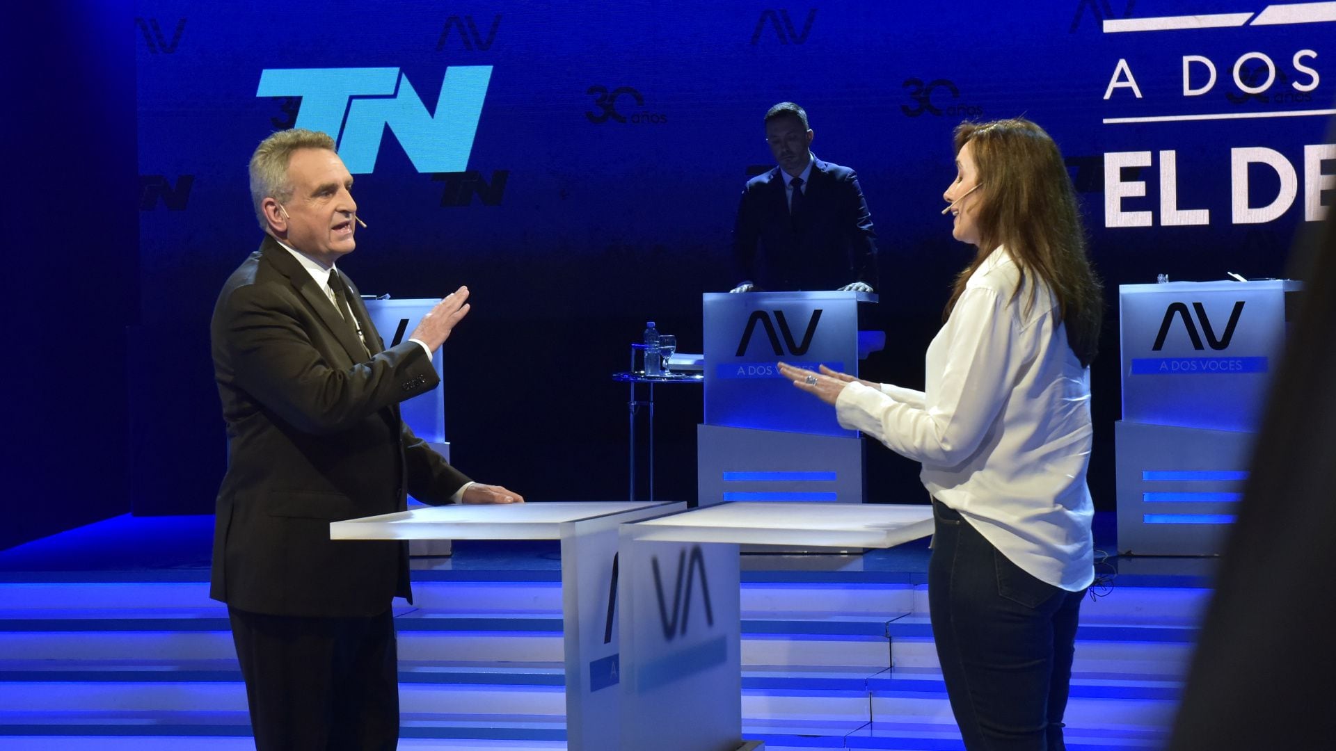 Rossi y Vllaruel en el debate de candidatos a vicepresidentes (foto: Gustavo Gavotti)