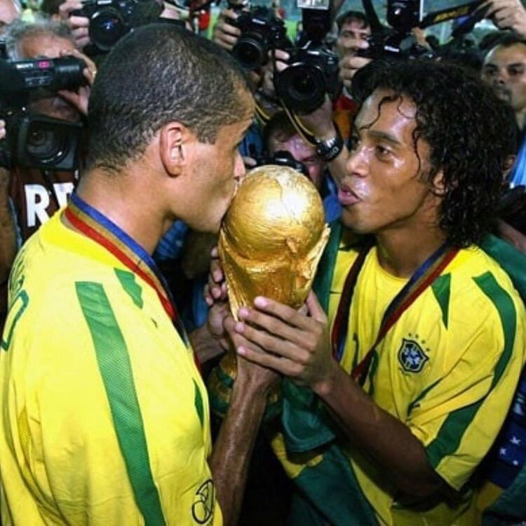Rivaldo le dedicó esta foto a Ronaldinho por su cumpleaños 