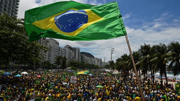 Los manifestantes también repudiaron al Partido de los Trabajadores y recordaron la detención de Lula da Silva (AFP)