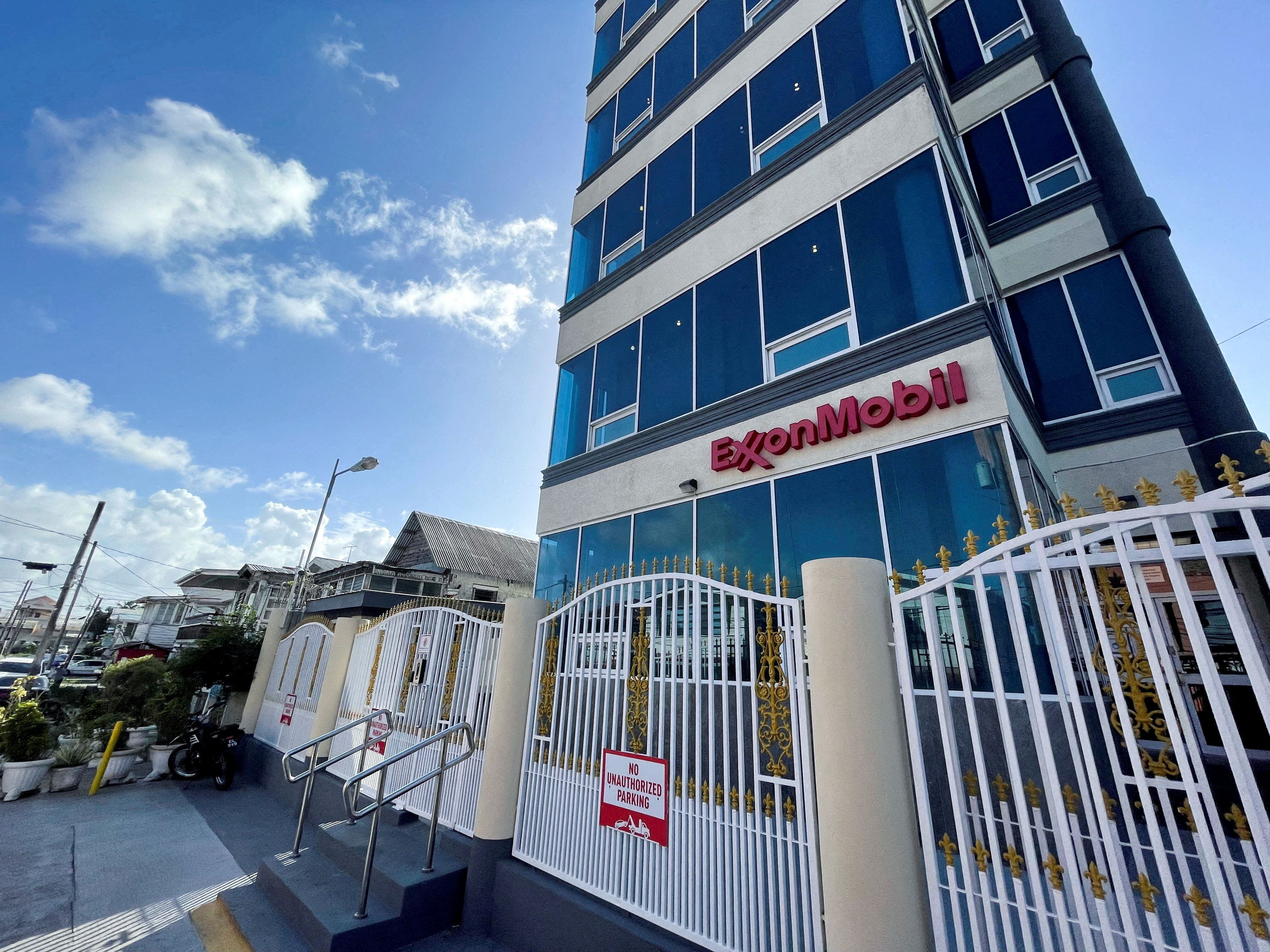 FOTO DE ARCHIVO: El edificio de Exxon Mobil Corp en Georgetown, Guyana, el 18 de febrero de 2022. REUTERS/Sabrina Valle/File Photo