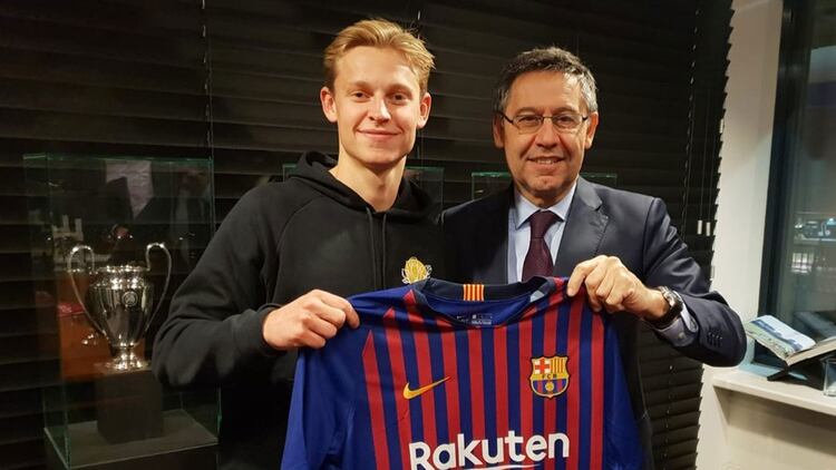 Frenkie de Jong será refuerzo del Barcelona la próxima temporada