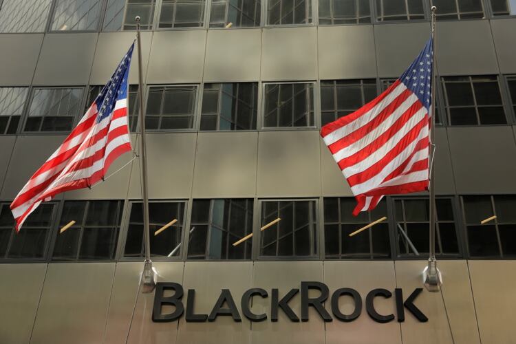 El fondo BlackRock fue el único que presentó una contraoferta un mes atrás, que fue rechazada y filtrada por Economía 