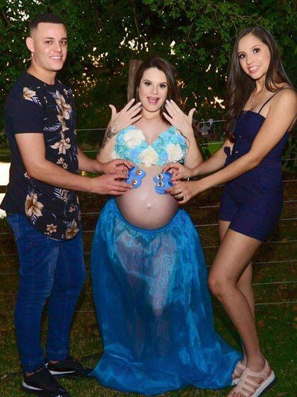 En el baby shower, Larissa anunció el sexo de sus hijos (Foto/Facebook).