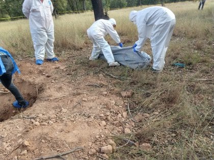 La tumba se ubicó en una finca del fraccionamiento Los Sabinos a principios de octubre (Foto: Twitter / Buscarsonora)