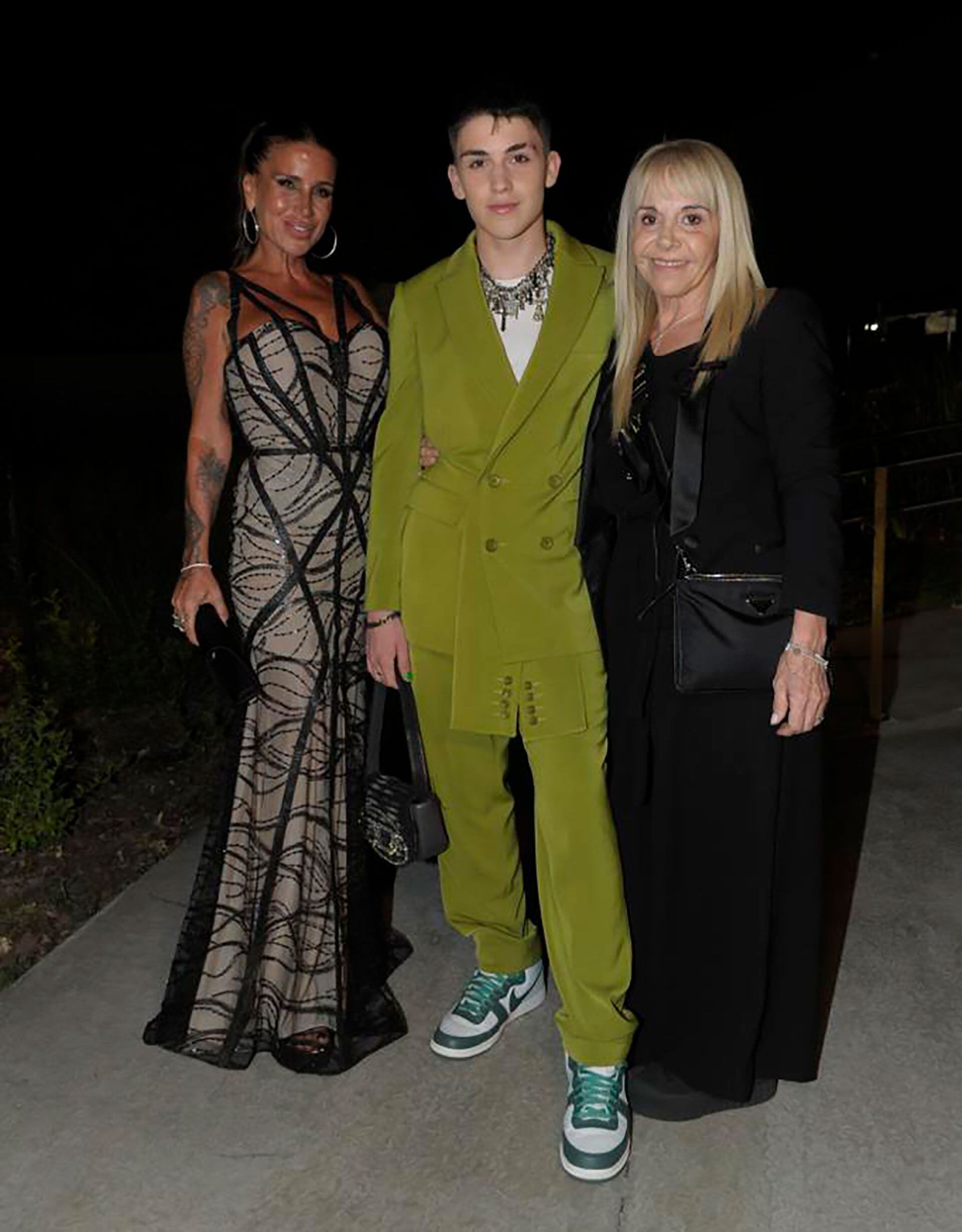 Flor Pe&ntilde;a y Juan Otero con Claudia Villafa&ntilde;e, organizadora del evento (RS Fotos)