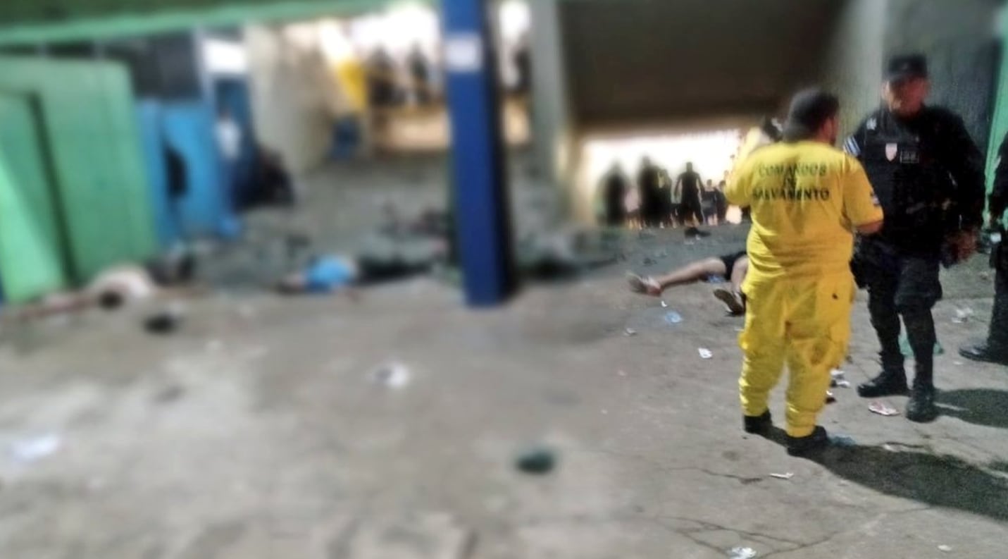 Al menos 9 muertos y varios heridos dejó una estampida en un estadio de El Salvador