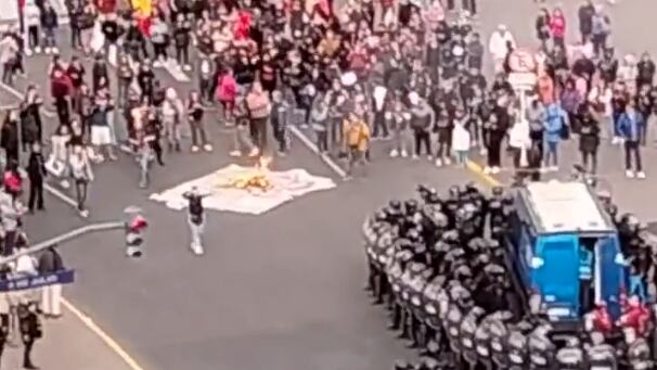 Cuatro detenidos y un manifestante hospitalizado tras una protesta en el Obelisco (Captura TV)