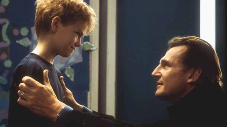 Neeson interpreta a un hombre en duelo por la muerte de su esposa. Una tragedia lo convirtió en viudo también en la vida real