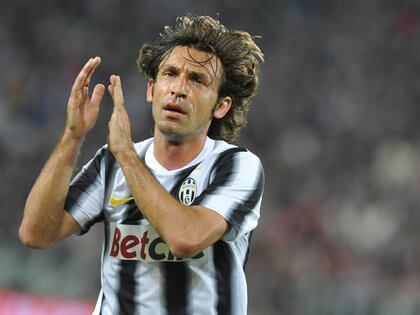 Andrea Pirlo jugó cuatro temporadas en la Juventus, donde ganó cuatro títulos de la Seria A (Reuters)
