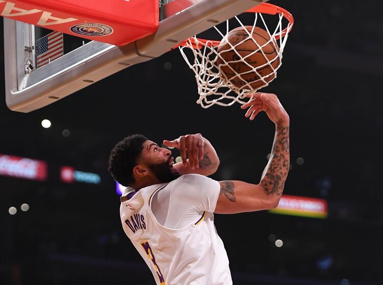 Anthony Davis, autor de la mejor jugada de la jornada (USA TODAY Sports)