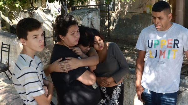 Familiares, amigos y la policía buscan a Abril Alejandra Sosa (Foto: Telam/Irma Montiel)