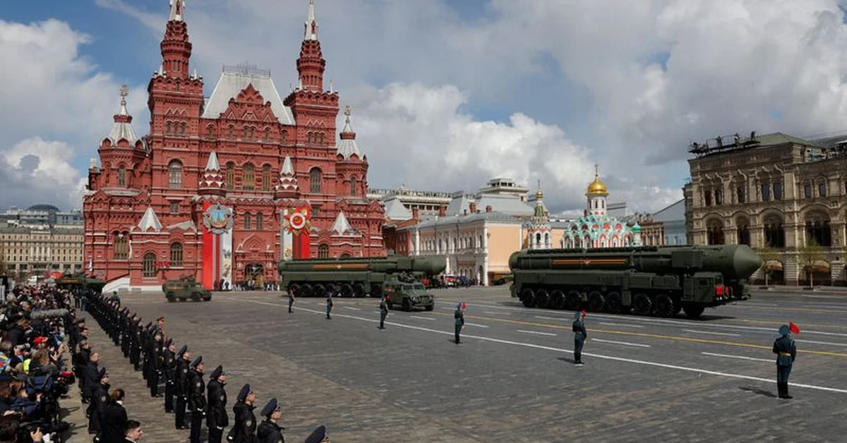 After nearly eight months of war, how many and what types of missiles does Russia have in its arsenal?