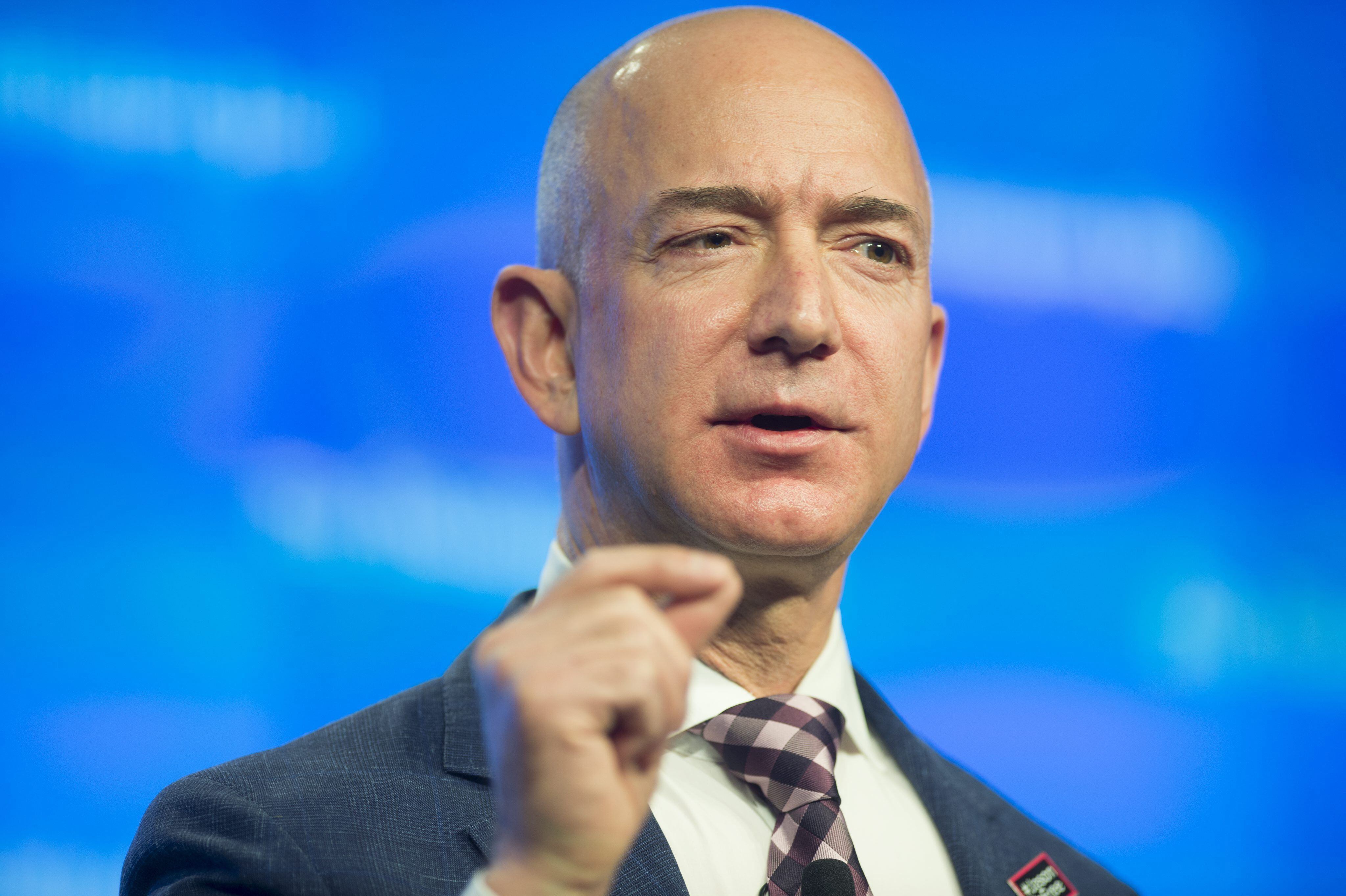 Jeff Bezos, fundador de Amazon, ocupa el tercer lugar de la lista de Forbes. EFE/Michael Reynolds/Archivo 