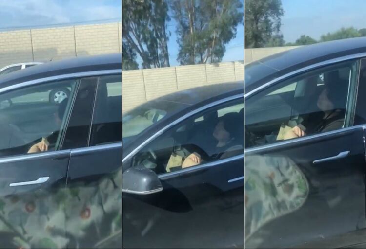 El video donde un hombre duerme mientras su vehículo conduce se ha vuelto viral, varios usuarios arrobaron a Elon Musk, pero no se ha referido a este tema en su Twitter  Foto: Twitter Clint Olivier