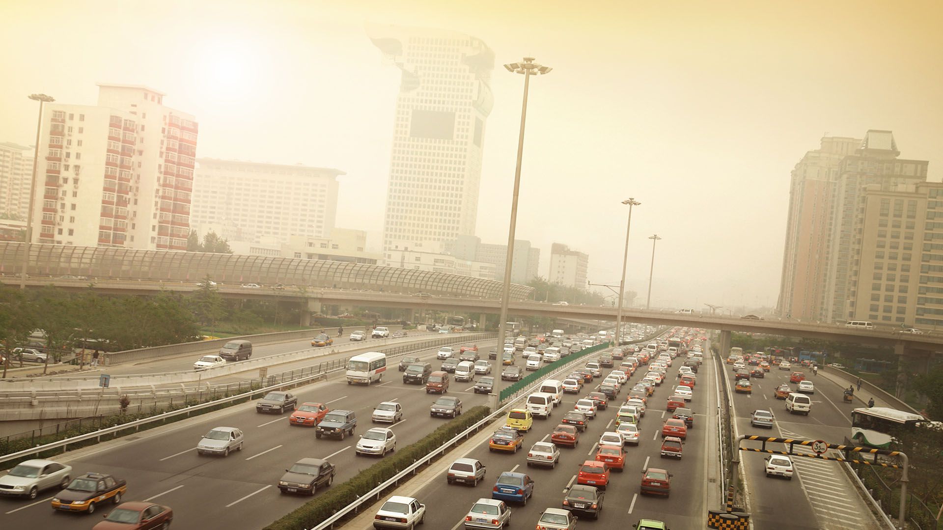 La contaminación del aire también puede afectar a las personas y aumentar el riesgo de cáncer de pulmón (Getty Images)