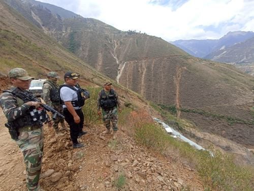 PNP y Ejército resguardan la minera Poderosa. (Foto: Andina)