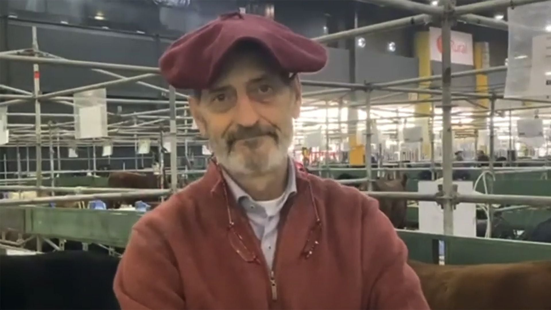 Martin Salgado de la Sociedad rural argentina y de azul