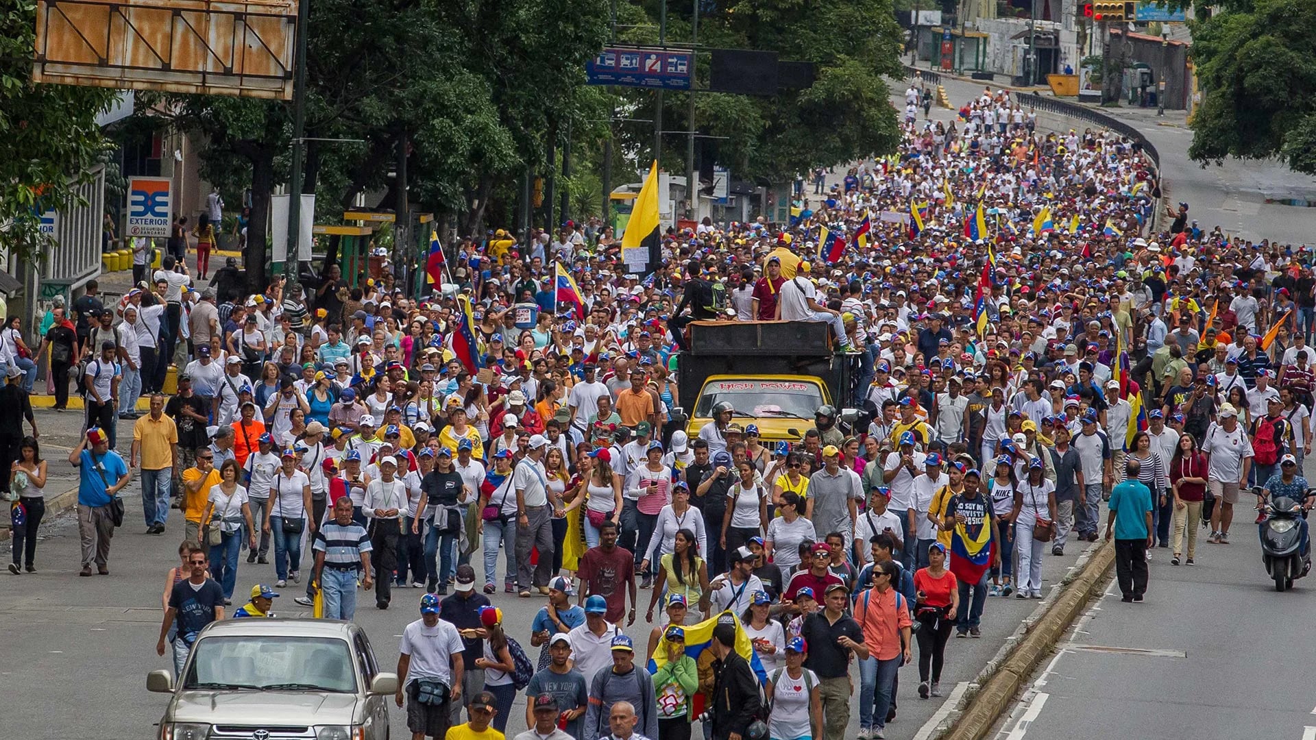 Los venezolanos salen a las calles casi a diario para protestar contra el régimen militar de Nicolás Maduro (EFE)