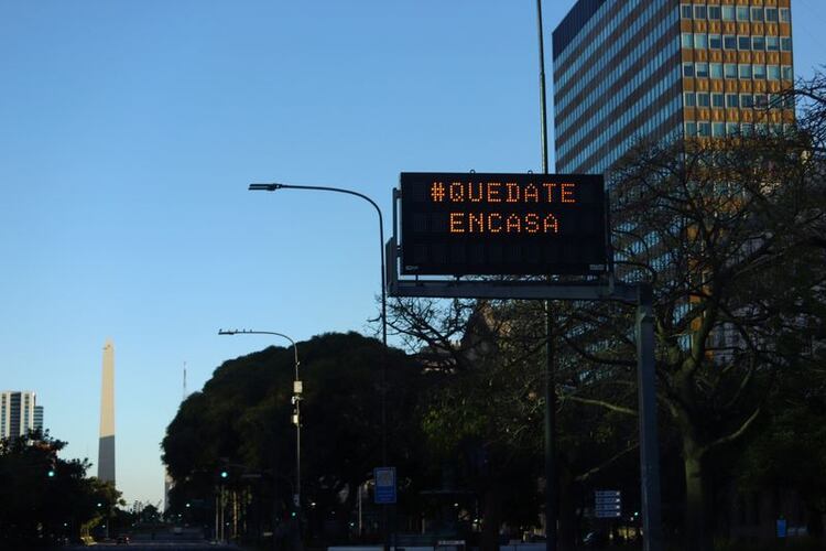 Poco movimiento en la Ciudad de Buenos Aires por la caurentena total, que se mantendrá durante la semana que viene