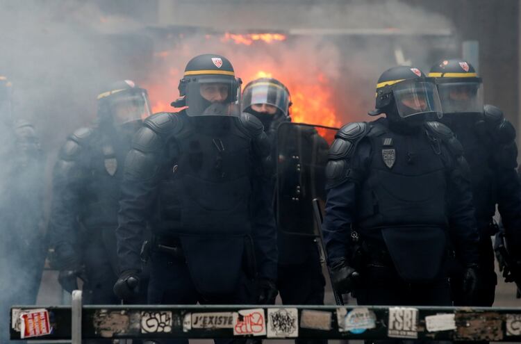 Fuera de París, también se han registrado incidentes y enfrentamientos con las fuerzas del orden en ciudades como Nantes, Rennes o Lyon (Reuters)