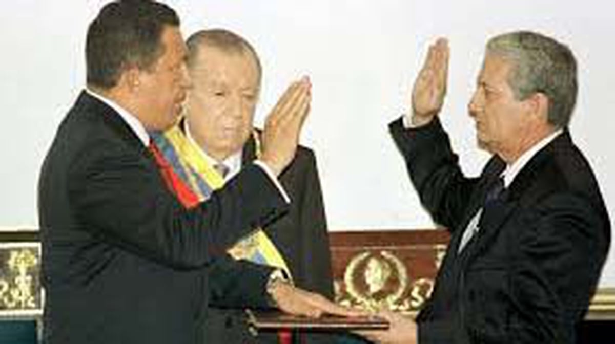 Un coronel ex presidente del Congreso de Venezuela reveló que Chávez debilitó a las FFAA porque sabía que podí - infobae