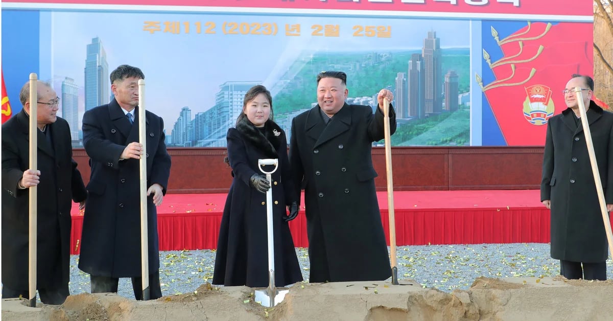Kim Jong-un reappeared with his daughter at a public event