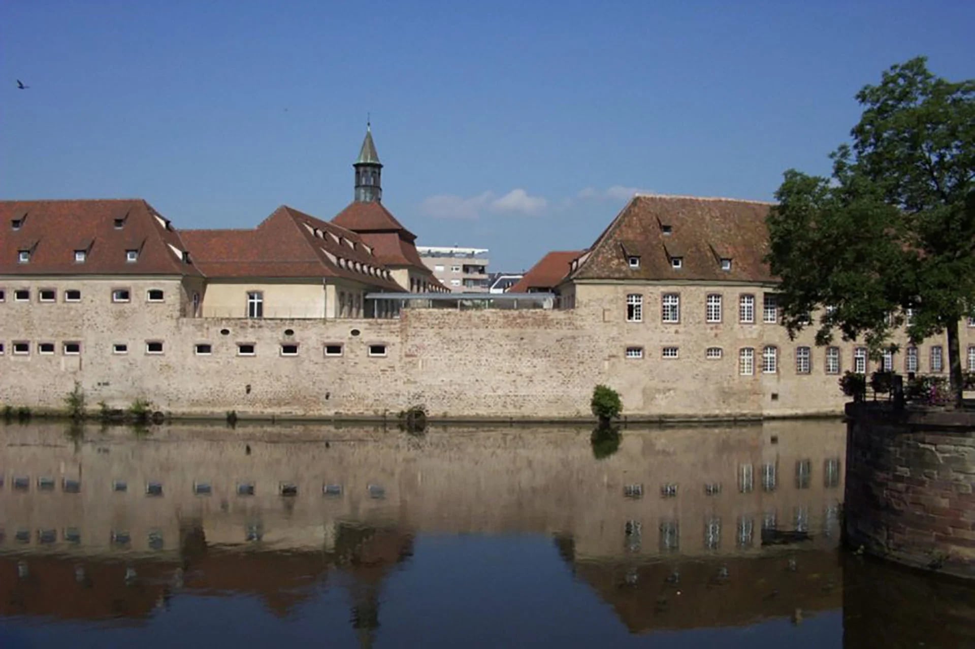 La sede de la ENA se encuentra en un antiguo edificio de la ciudad de Estrasburgo (Alsacia)