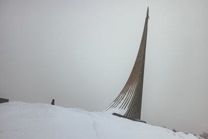 La nieve comenzó a caer con mucha densidad en la tarde del viernes y, según los expertos, continuará durante los días de hoy y mañana.