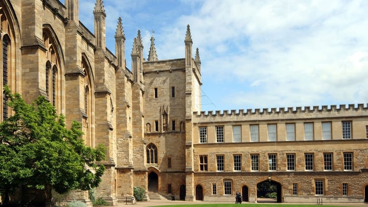 Considera la mejor universidad del mundo, la de Oxford, en el Reino Unido, oferta cursos relacionados con las tendencias actuales. (Foto: Archivo)