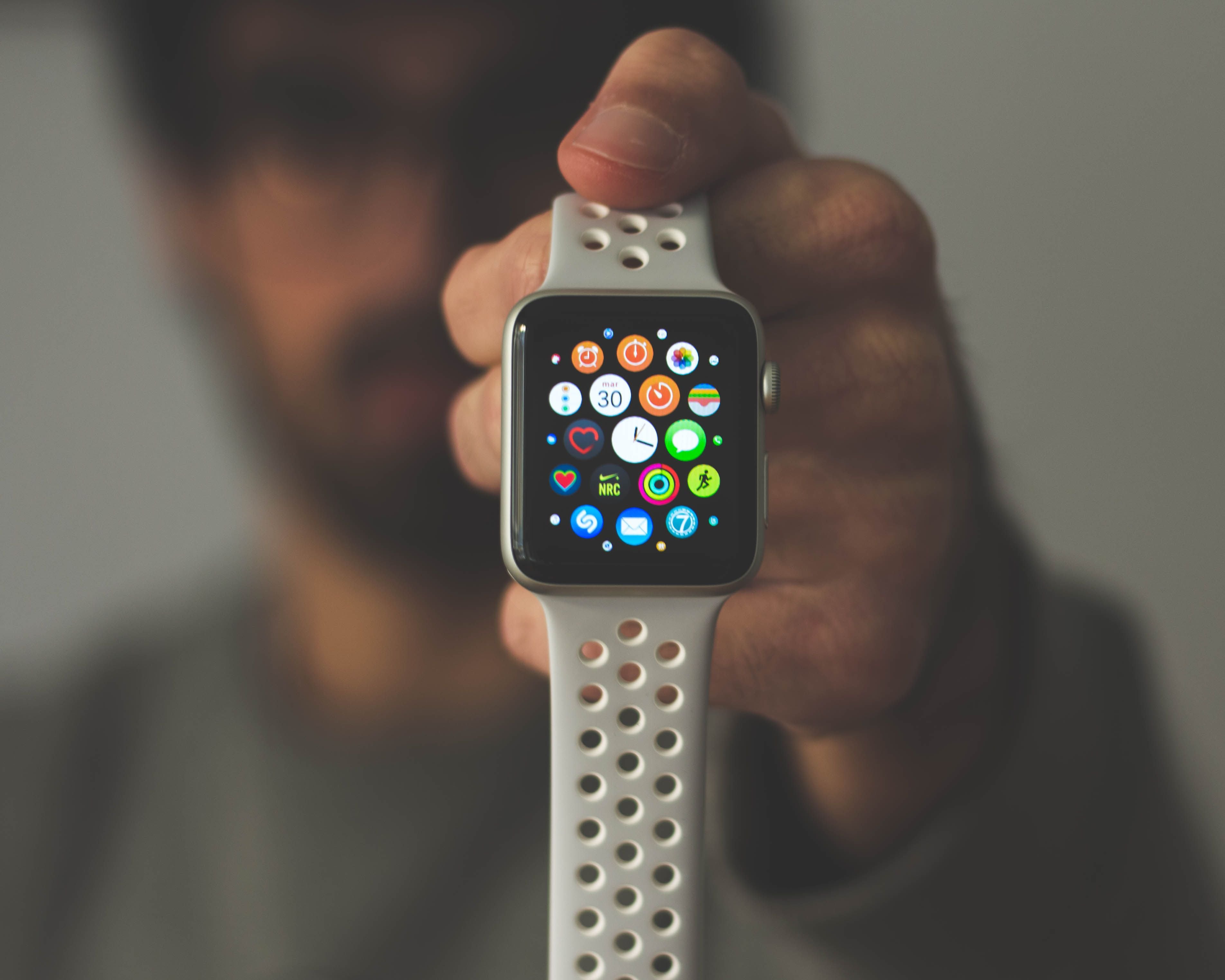 Apple presentaría sus nuevos relojes junto al iPhone 15, con estas  características - Infobae