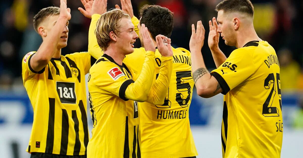 Dortmund win and regain the lead in the Bundesliga