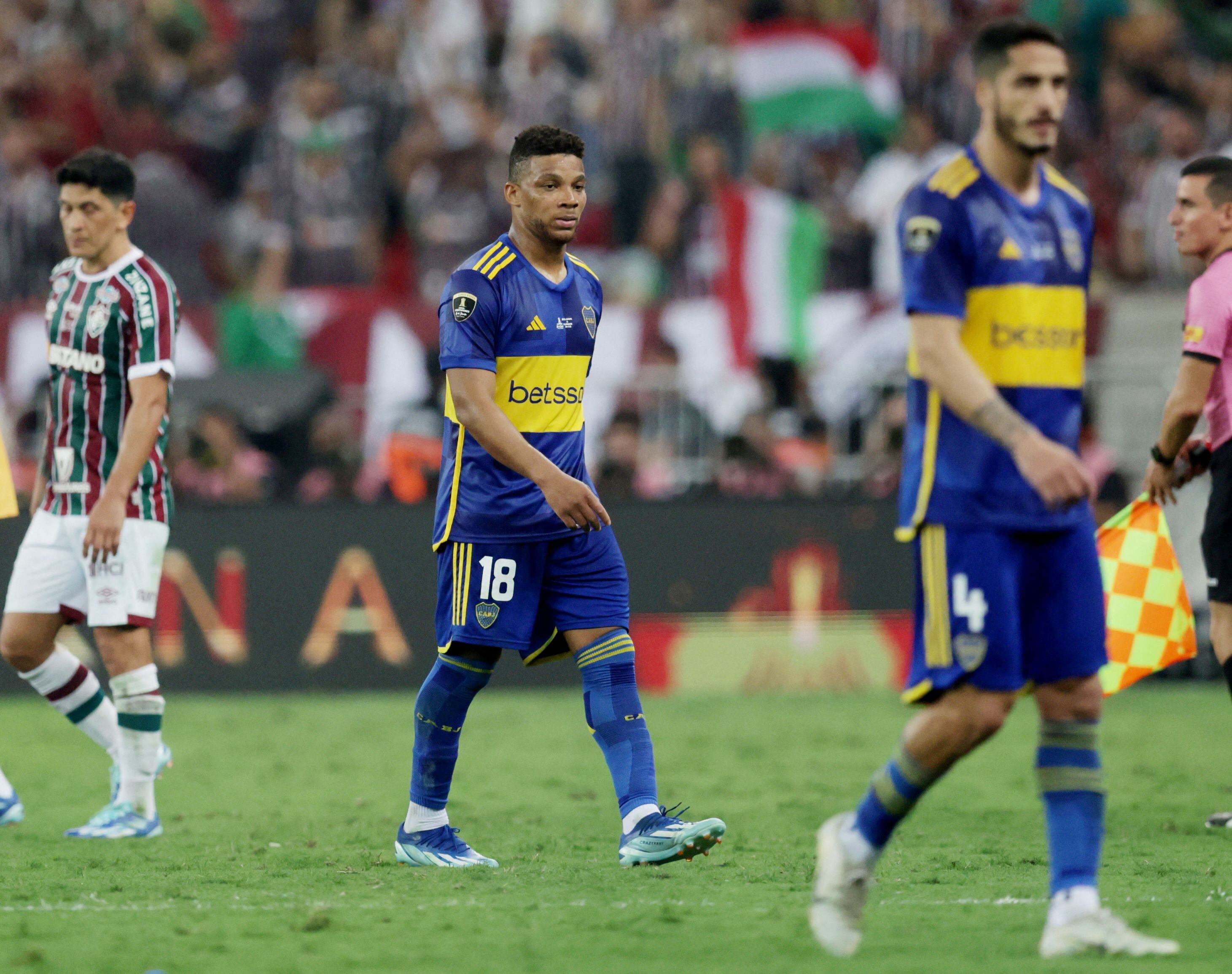 Frank Fabra es señalado por la hinchada de Boca como uno de los culpables de la derrota en la final de la Copa Libertadores 2023 - crédito Reuters