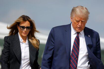 Foto de esta semana del presidente de Estados Unidos, Donald Trump, y la primera dama, Melania Trump, a bordo del Air Force One en Washington.  29 de septiembre de 2020. REUTERS / Carlos Barria