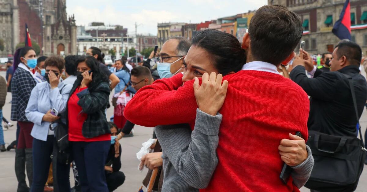 Un terremoto di 7,4 è stato registrato a Michoacan, che è stato avvertito a Città del Messico