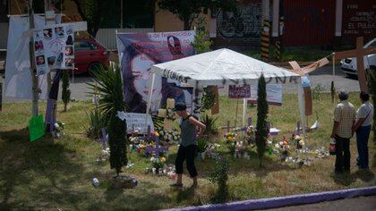 Cruces y pancartas para exigir justicia y castigo a los responsbles por varios asesinatos de mujeres en Ecatepec (Foto: Cuartoscuro)